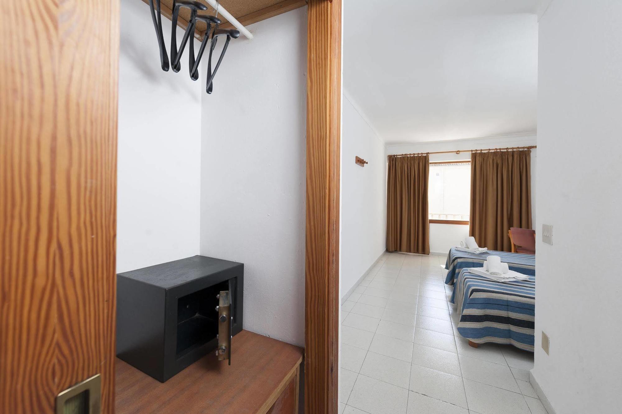 Hostal Casa Bauza Кала Ратхада Екстериор снимка